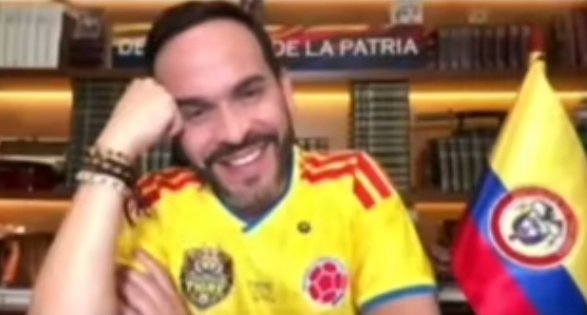 dracukarol's tweet photo. mk me fastidia tanto verlo, es una sensación de odio irracional no lo puedo explicar https://t.co/J4zAjRYDUt