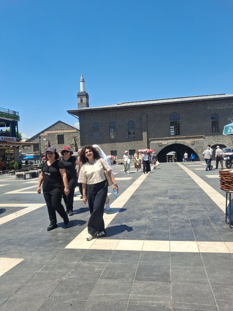 aysenazcimen14's tweet photo. Her yeri buram buram kadim Selçuklu Türk tarihi kokan Diyarbakır'dan selamlar... https://t.co/iJ4TYBHh0c
