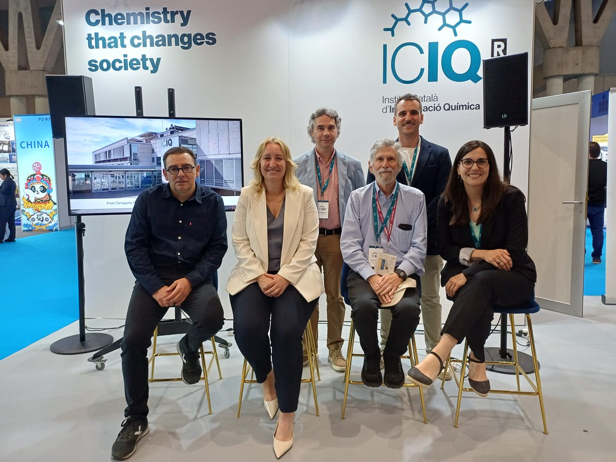 SubGobTARR's tweet photo. Elisabet Romero s'ha interessat avui per la feina de l'ICIQ, a Expoquimia, i com la seva investigació esdevè solucions tecnològiques. @ICIQchem  @expoquimia @DelegGobCAT @carlosprietogo https://t.co/6VNjtf9Qd4