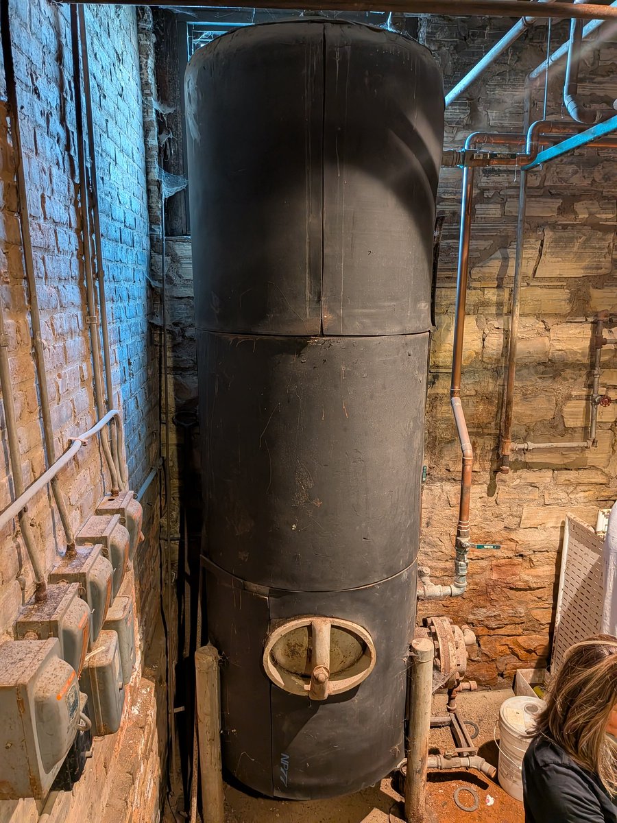 ActivityNe41129's tweet photo. The boiler room at #Edinburghmanor was so cool https://t.co/LUgUCvKdrE
