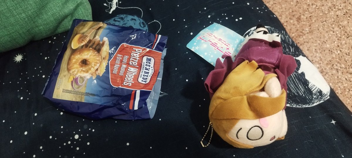 MiniMaru99's tweet photo. Pretzels!! With... a surprise?
zura? https://t.co/FZXsBrjaEm