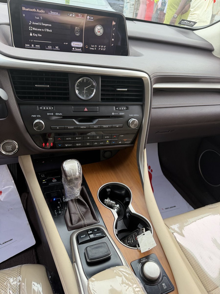 GumptionAutos's tweet photo. 2018 Lexus rx350 
Super clean 
Ina and out 
Untouched engine and gear 
Auto folding mirrors 
Headlight washer 
Wheel warmer 
LDA 
BSM
Park assist 
Price is 38M
Call/whatsapp:08101030251
#gumptionautos #fyp #leuxs 
Disclaimer: this page does not support any form of violence https://t.co/MmBqnQzic0
