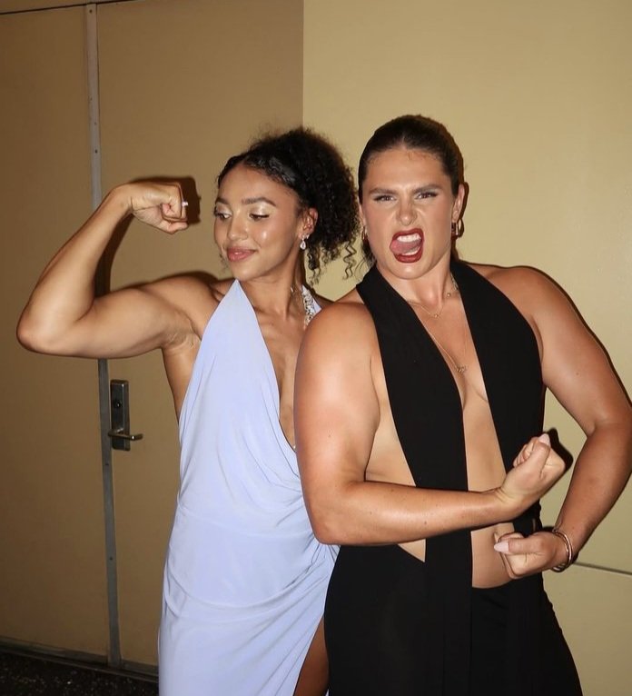 thetwowayazf35's tweet photo. ARE WE GETTING A STRENGTH OR WORKOUT CONTENT FROM AZZI AND ILONA? 👀 https://t.co/jZ52YVD6Gb