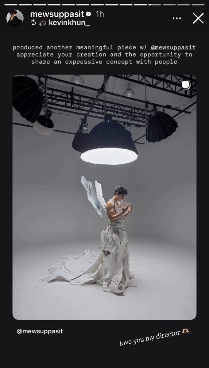 vitaminmew's tweet photo. Director Kevin: "produced another meaningful piece w/ mew. appreciate your creation and the opportunity to share an expressive concept with people"

Mew: "love you my director 🫶"

ENTROPY OF MEW

#ENTROPY #มิวศุภศิษฏ์
#MewSuppasit @Msuppasit https://t.co/KRXA1gcgrt