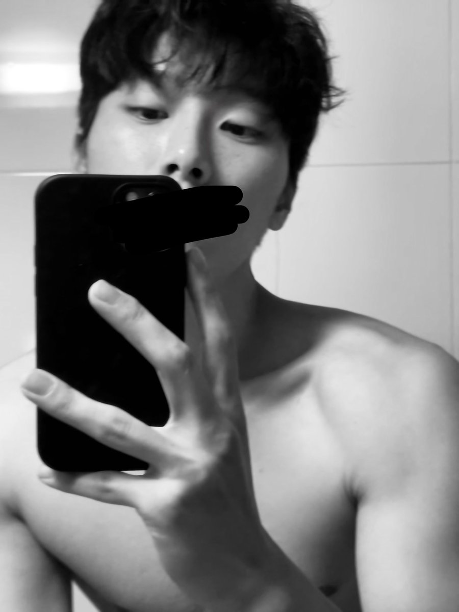 020l8356473's tweet photo. 잠이안와

#섹트 https://t.co/oJ4lnxxish