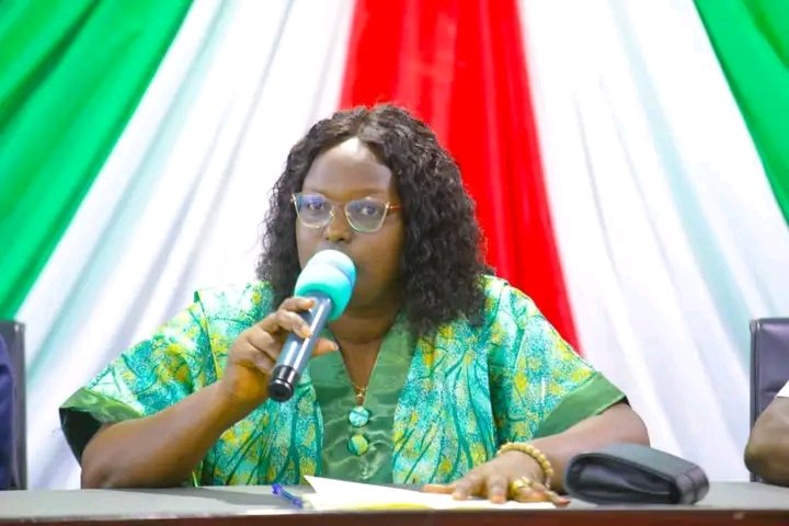 BurungaNews's tweet photo. #Burundi/Réunion ce 3 juin 2026 à #Mukaza, @Bujaprov2025 avec hôteliers, distributeurs @brarudi_sa et tenanciers de bars.  
Au menu : protection des consommateurs, respect des normes, et dynamisation du tourisme @ABUCO_TIBurundi https://t.co/qTKKkokGmG