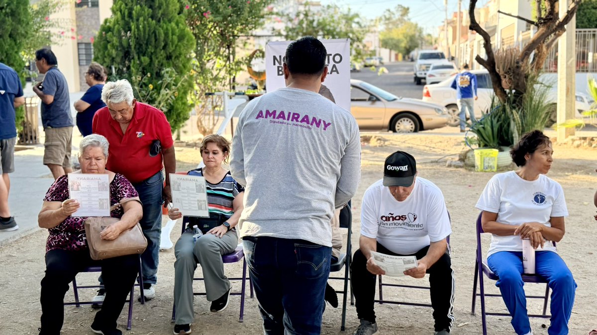 BarrazaAlmazan's tweet photo. Agradecemos a la Dip. @amairanipe25 por su apoyo para realizar la jornada médica y de lentes en la colonia Bachoco.

Qué bueno que los vecinos se preocupen por su salud.

Estaremos para servirles en donde se nos solicite. 🤝

.
.
.
#hermosillo #NorbertoBarraza #JornadaMédica #Bienestar #Sonora