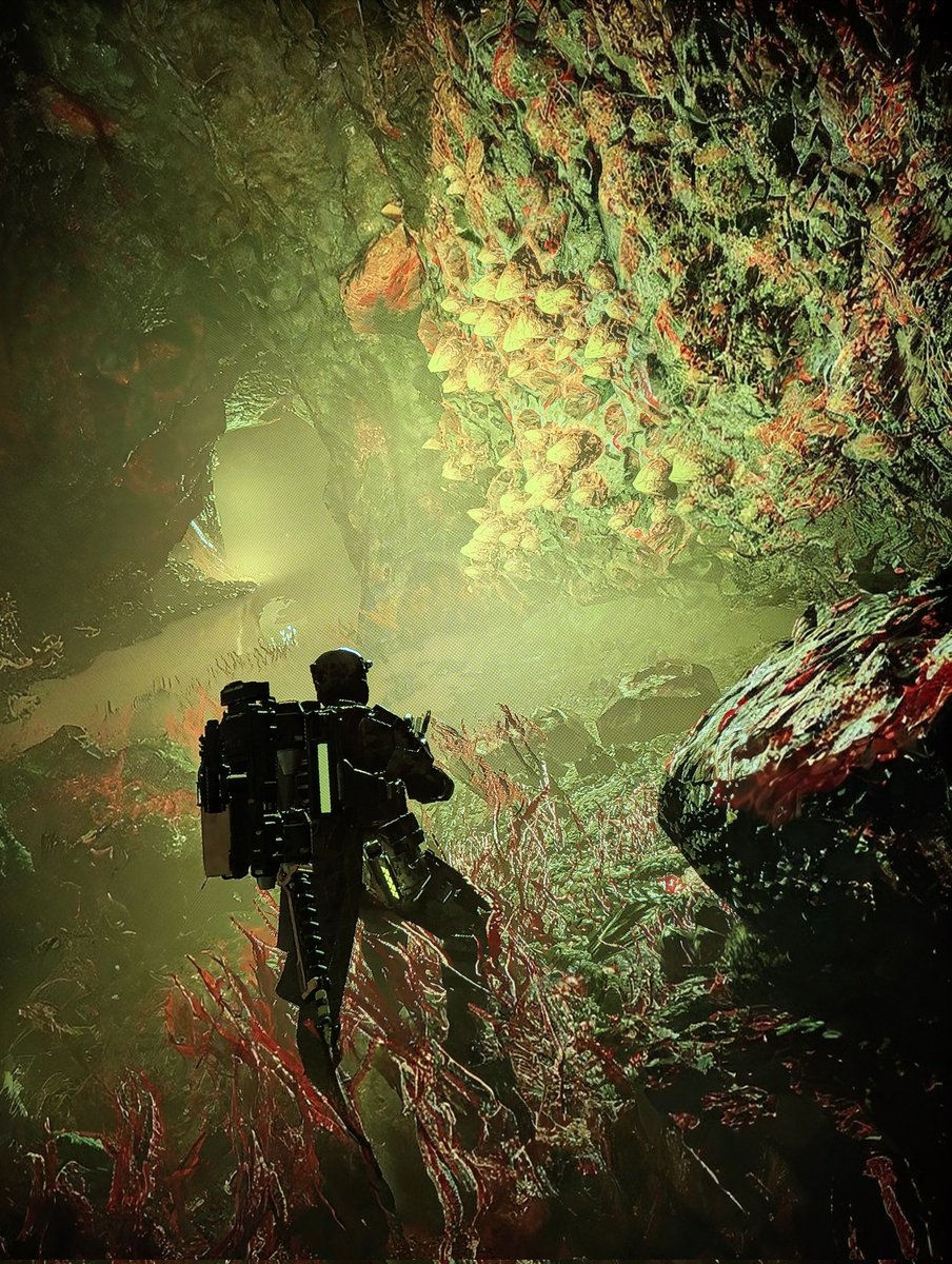 Helldiversnotes's tweet photo. A not so much yellow glow 
                           - Omicron, L'estrade Sector https://t.co/BkwMvHP8Nb