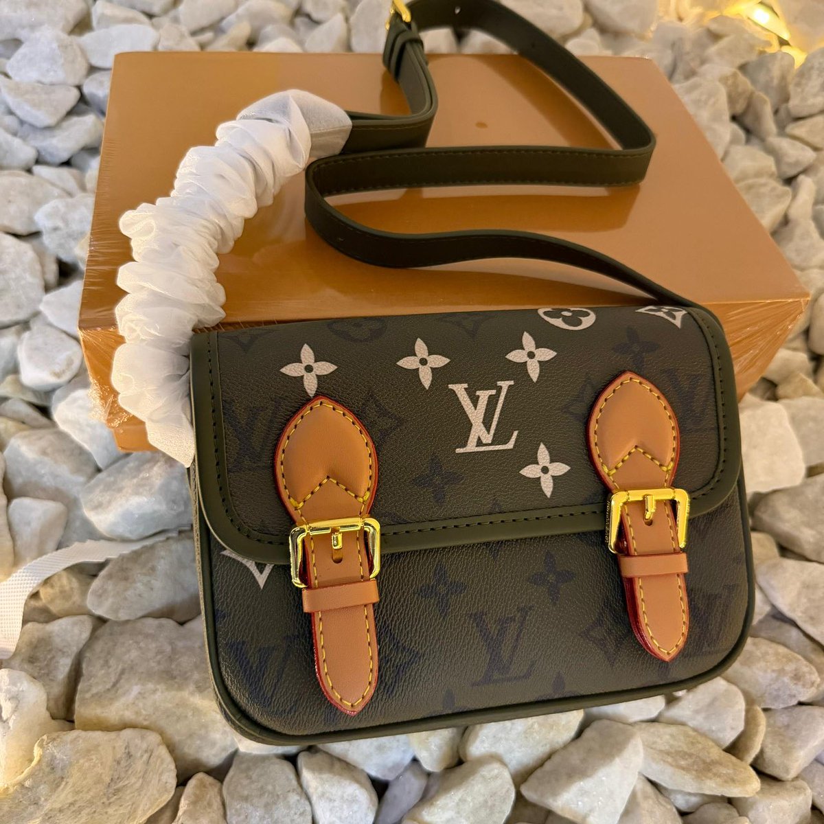 Drip_everything's tweet photo. 📌Luxury Satchel Wearable Wallet 

- NGN 95,000 

Kindly send a DM or click the link in our bio to order 

Nationwide Delivery 📦 https://t.co/wBcfOAFFXV
