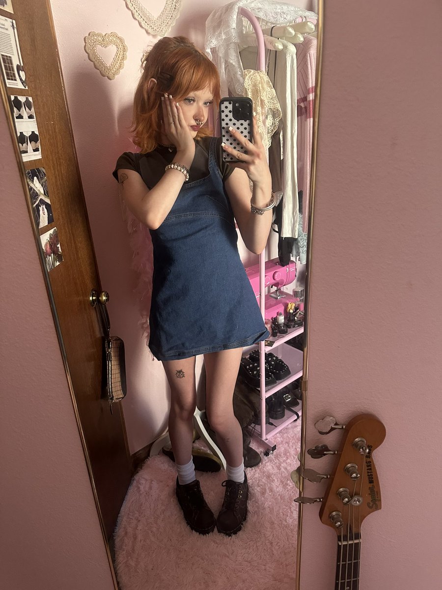 sweetnferal's tweet photo. good afternoon my lovelies 🎀🎀 https://t.co/aHb804j65g