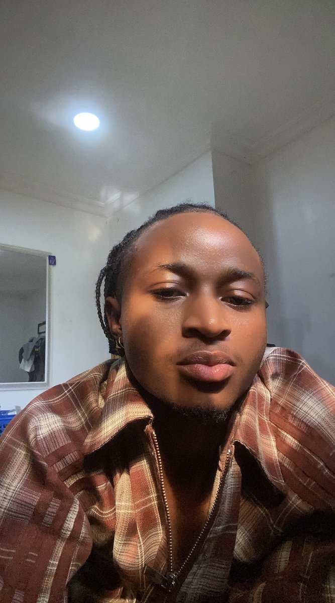 _Heisjosh's tweet photo. Drop D last selfie you took 🏳️‍🌈 https://t.co/Ml47aiQy74