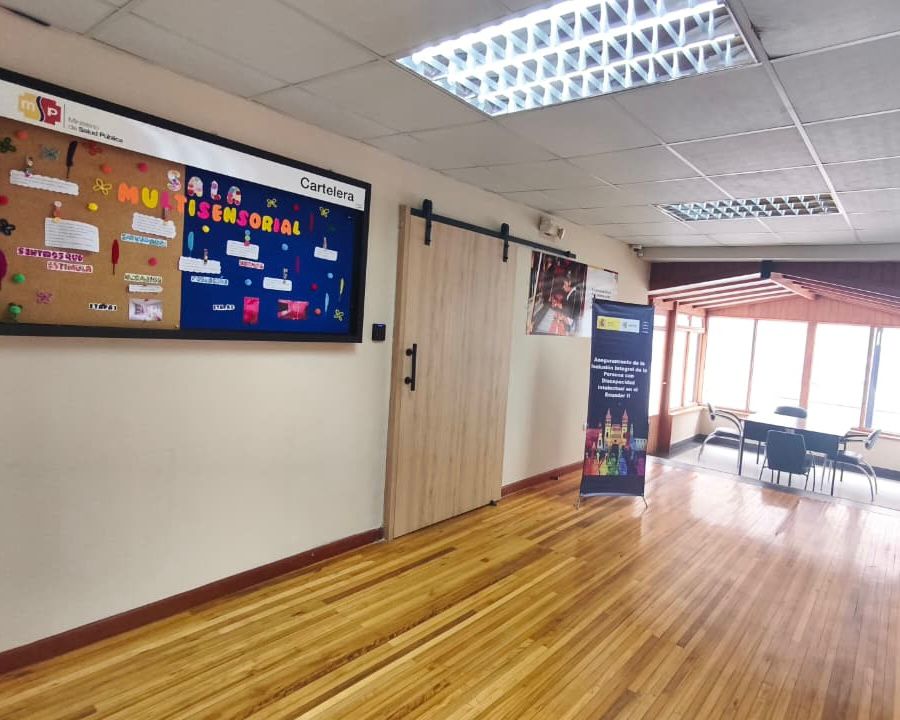 goberazuay's tweet photo. 🧩El Centro Especializado en Rehabilitación Integral CERI N°5 se fortalece con la implementación de la Sala Multisensorial para potenciar procesos de rehabilitación a niños con Trastorno del Espectro Autista (TEA), discapacidad intelectual y otras condiciones del neurodesarrollo. https://t.co/p0Di1xoYJX