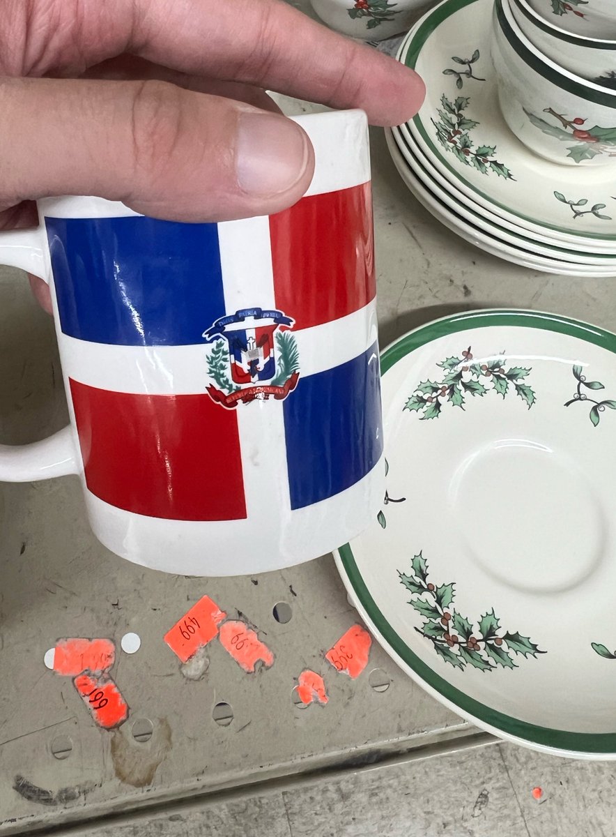 chemodoll's tweet photo. “the salvation army is transphobic!!1!” erm ackshually they have a frickin rupaul cd and the chemodoll country mug. https://t.co/aTPA9JqRU6