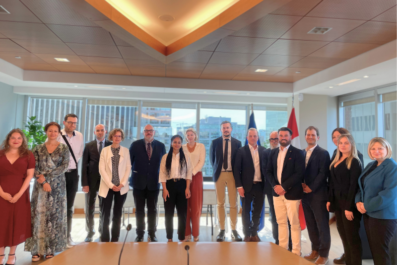 CanadaPE's tweet photo. Le 2 juin, le Canada a participé à un exercice avec des membres de l’Union européenne sur des événements majeurs, axé sur la #CoupeDuMondeDeLaFIFA. Nous continuons de collaborer avec l’UE en planification d’urgence, reflétant nos buts communs de sécurité, résilience &amp; coopération https://t.co/GQnzxYTzhx