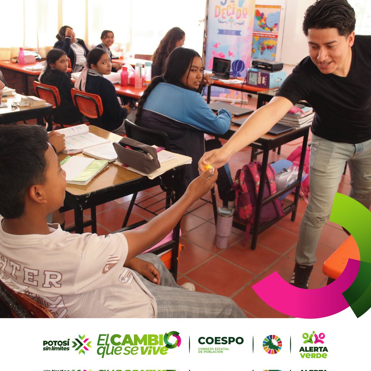 COESPO_SLP's tweet photo. COESPO, estuvo presente en la Escuela Telesecundaria Benito Juárez, en el municipio de Ahualulco, en la Comunidad Estación Ipiña, con el programa Alerta Verde.

#PotosiSinLimites 
#RicardoGallardo 
#CoespoSinLimites 
#ElCambioQueSeViVe 
#AlertaVerde
@RGC_Mx https://t.co/6fBNSxOiSy
