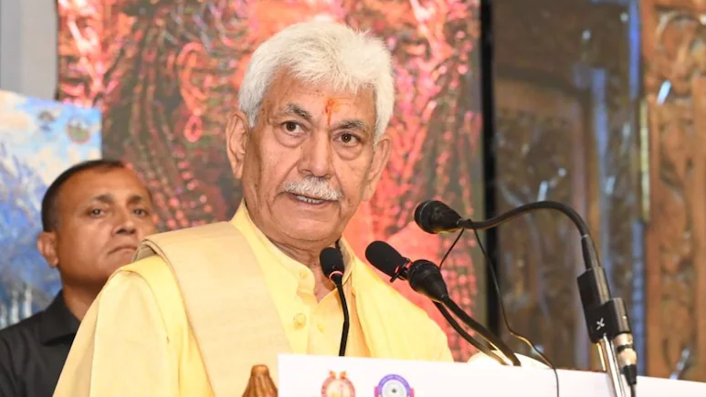 ndtv's tweet photo. 'Common Kashmiri Has Done No Wrong': Lt Governor Manoj Sinha On Exodus https://t.co/wbhQa98lAZ https://t.co/6caI9CboZ0