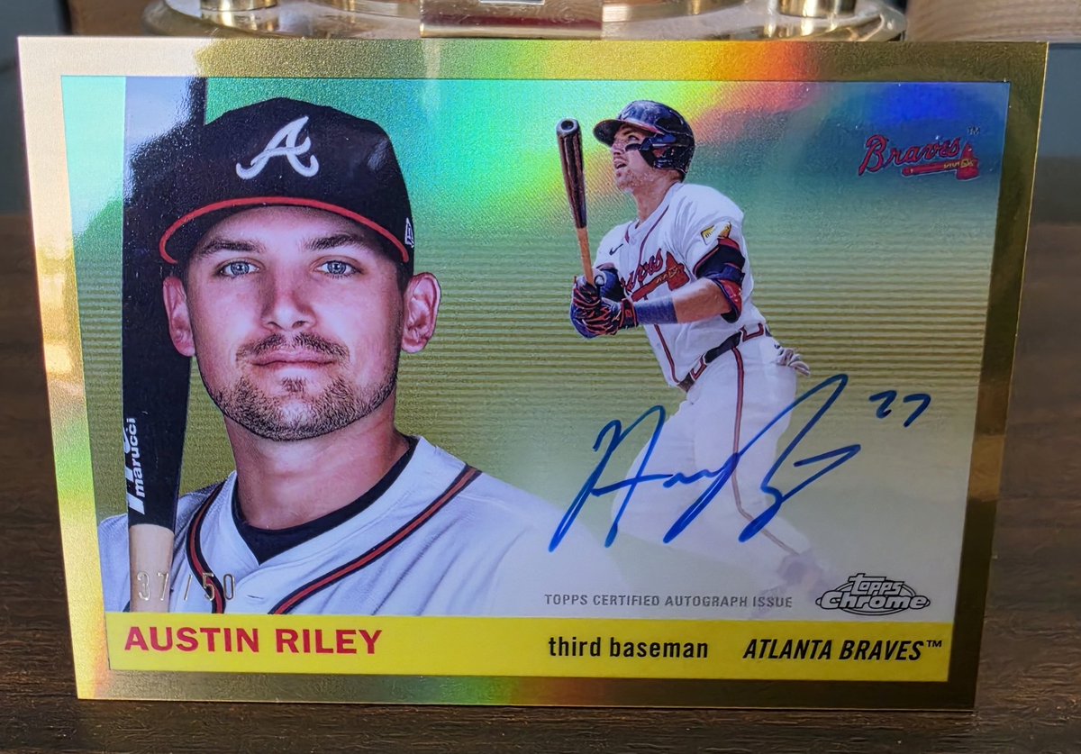 jonjohns07's tweet photo. Topps Chrome Platinum Blasters are on the shelves and popping out autos! Check this one out! Let's see yours! @CardPurchaser https://t.co/BwWFKRqDZB