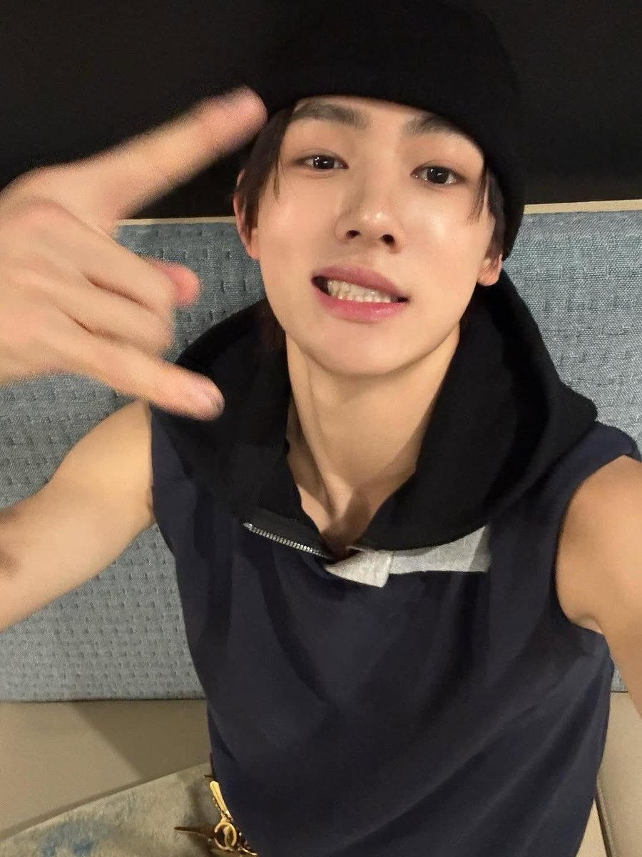eclipsynk's tweet photo. @chaoyfns Forgot u need my pfp https://t.co/Tu7IDxoLdR
