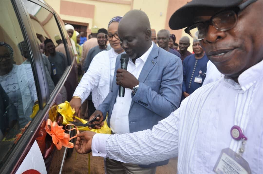 futminnamx's tweet photo. FUTMINNA COMMISSIONS CENTRAL STORE, UNVEILS SSANU VEHICLE
The Federal University of Technology, Minna (FUTMINNA), has commissioned a newly constructed Central Store for the Bursary Department and unveiled a new vehicle acquired by the Senior Staff.... 👇https://t.co/KxqY3XJG9m https://t.co/6kvuLlm0LW