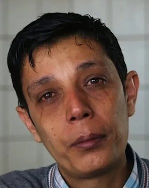 Aghiad28's tweet photo. وجهك الجميل الذي حاولوا تشويهه لن يغيب عنا، ودموعك التي لم تُطفأ ستبقى ناراً دافئة في صدورنا، لن تمحوها يدُ ظالمٍ ولن يقتلها غيورٌ حاقد، ستظل فينا ما حيينا يا شهيدنا الجميل. https://t.co/HDWzudd900