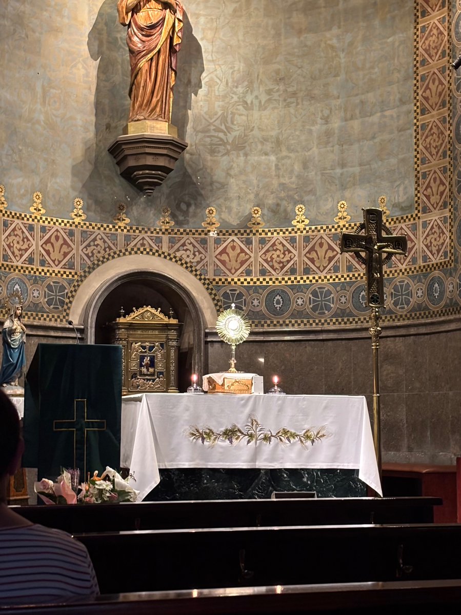 aramisreq's tweet photo. Feliz día del Corpus Christi. 

Hoy, si podéis, acercaos a ver al Señor. https://t.co/nOvcNu7llV