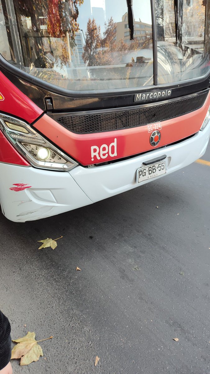 HamsterVolador's tweet photo. @Red_Movilidad @Transantiago recorrido 405 en panne en av.providenvia a la altura 1071 https://t.co/nYWBQEsOtm