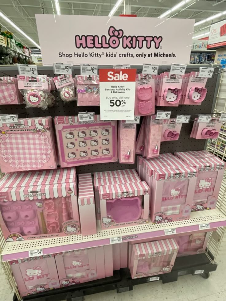 PositiveAuraB's tweet photo. hello kitty baking items 😍<33 https://t.co/E5FVJGB6kR