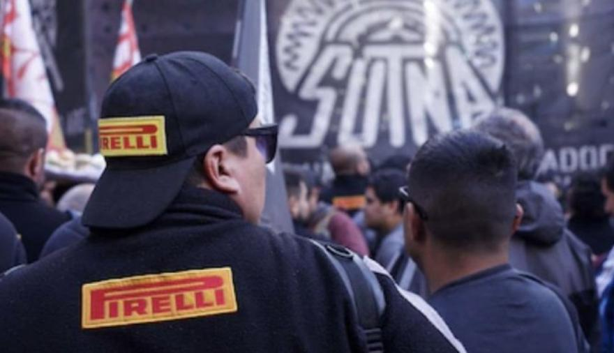 Infomiba's tweet photo. Pirelli paraliza su planta de Merlo y recorta la actividad de casi 650 trabajadores. https://t.co/uJ0fZuybIM https://t.co/ks5mvT5MkB