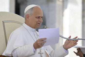 TraditionAction's tweet photo. In Pope Leo XIV’s catechesis on Lumen Gentium, he promoted two progressivist ideas at odds with the Catholic Faith. The first, “Church as mystery” or “sacrament of salvation” is both ambiguous and elastic enough to include in the Church Protestants, schismatics, Muslims, Jews, and proponents of all the other false religions. The second, the priesthood of the people, attempts to invert the hierarchy of the Church. Read an explanation by Mr. Atila Guimarães: https://t.co/qXia2rMKU0