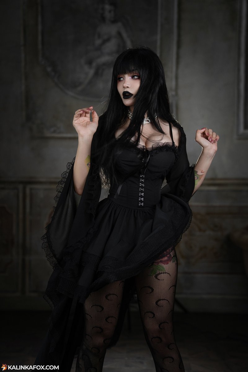 kristiemao's tweet photo. Stop scrolling and like this post 🖤

New full set already on my page! https://t.co/Q44OiMnBLZ