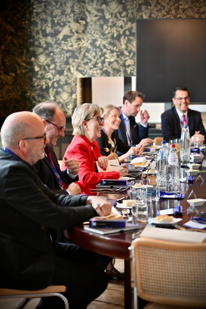 EZaharievaEU's tweet photo. Inspiring discussion on Europe’s competitivenes with EIC beneficiary CEOs, NVIDIA VP  Howard Wright, Commissioner Albuquerque, EIB VP Nehammer, MEP Maydell. https://t.co/uUe4KCKUdE