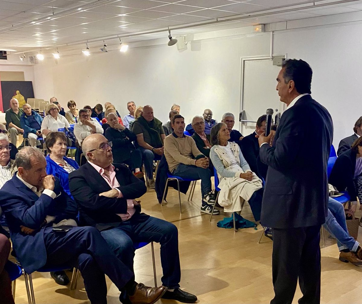 LesRep64's tweet photo. Notre fédération a eu le plaisir d’accueillir Pierre Danon ce soir à Saint-Jean-de-Luz !

Chef d’entreprise reconnu, ancien dirigeant de grands groupes internationaux et engagé au service de notre famille politique, Pierre Danon est venu échanger avec nos militants ! https://t.co/bGgFZkxGc7
