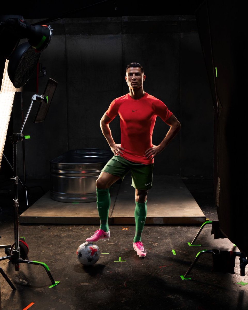 MadridXtra's tweet photo. Cristiano Ronaldo x NIKE. 🥶 https://t.co/MvfOhZQlOa