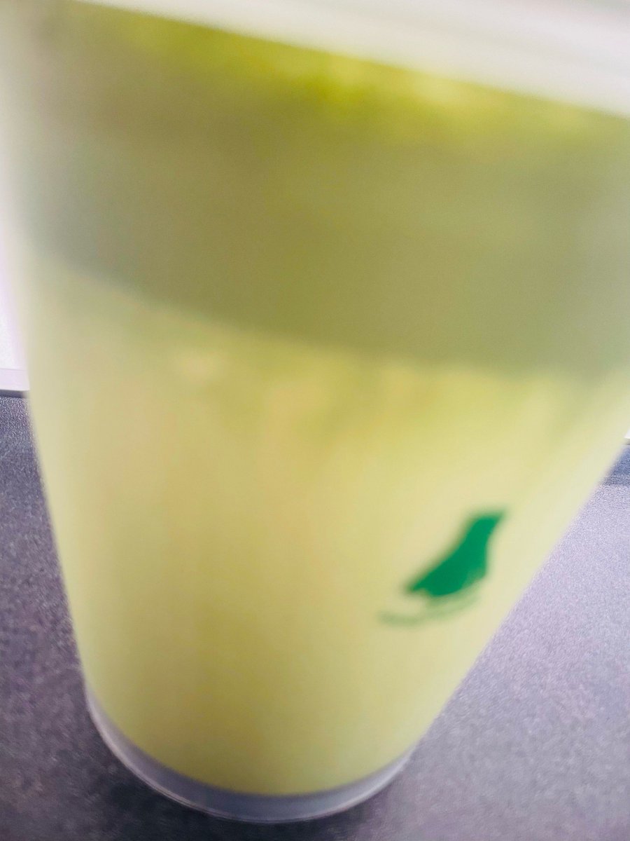 shacksb's tweet photo. Crazy about iced matcha Whip up this 2-min pick-me-up: steep 1 tsp matcha in hot water, add ice, a splash of oat milk, and a dash of honey! Perfect for midday slumps. https://t.co/OKBfJ9Ec8n
