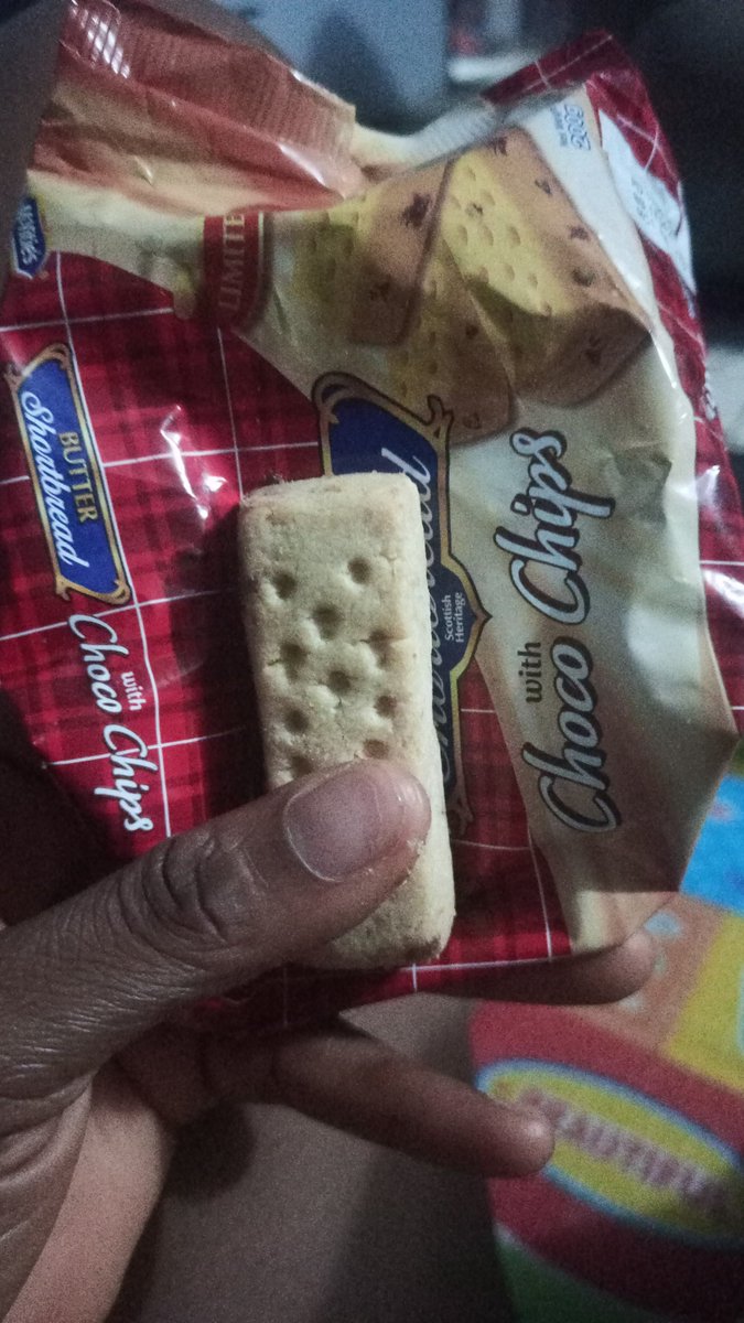 NwaAdaIgbo1's tweet photo. Dear @McVities please leave this choco style. Leave our shortbread the way it is.
Thank you https://t.co/Mmdmivc3uq