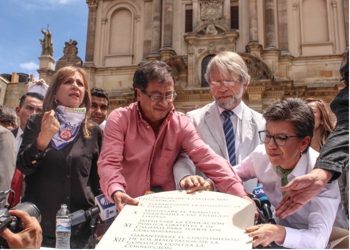 Yanory_Archila's tweet photo. @PizarroMariaJo @IvanCepedaCast https://t.co/2VWmwO0rhC