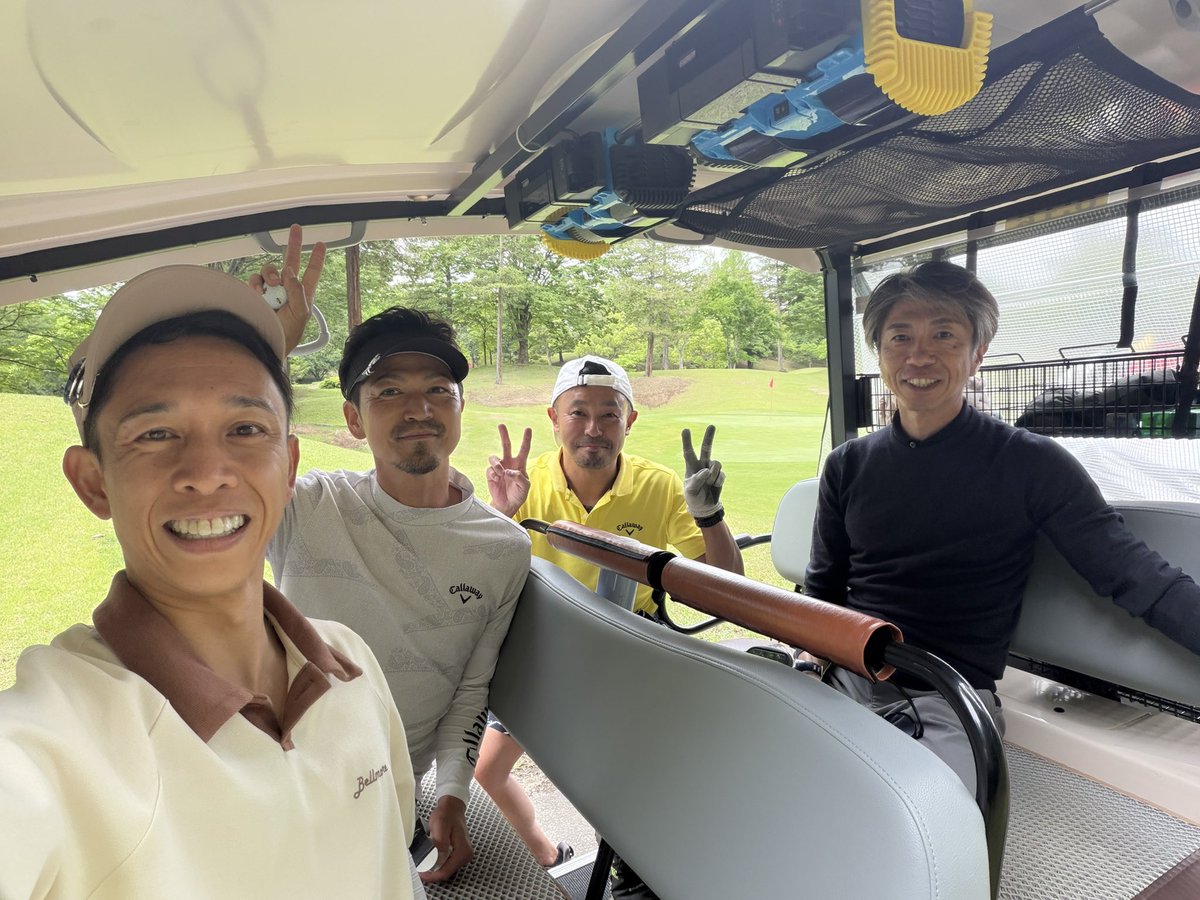 Bf6SpEfmYTuqxo7's tweet photo. 今日はボート👑毒島君とオート👑貢さんと最高みねな後輩治郎と⛳️行ってきました❣️忙しい中みなさん付き合っていただきありがとうございました🏌️‍♂️😊👍
雨も小雨程度���最高な⛳️日和でした❣️
このメンツプレミアムやね❣️❣️
#キング
#高橋貢
#毒島誠
#田村治郎
#近藤裕保
#富岡カントリークラブサウスコース https://t.co/Qn8ve9UCD9