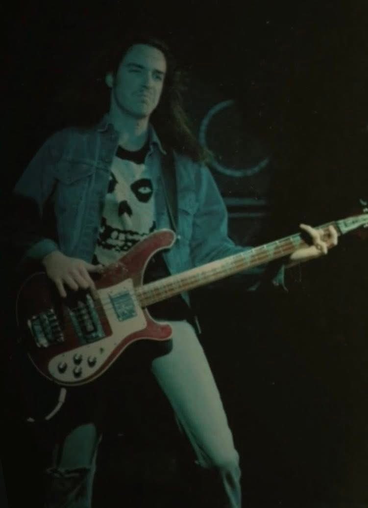 DoomDonut2000's tweet photo. Cliff Burton on stage in San Francisco California March 15th 1985. https://t.co/eq1834ky44