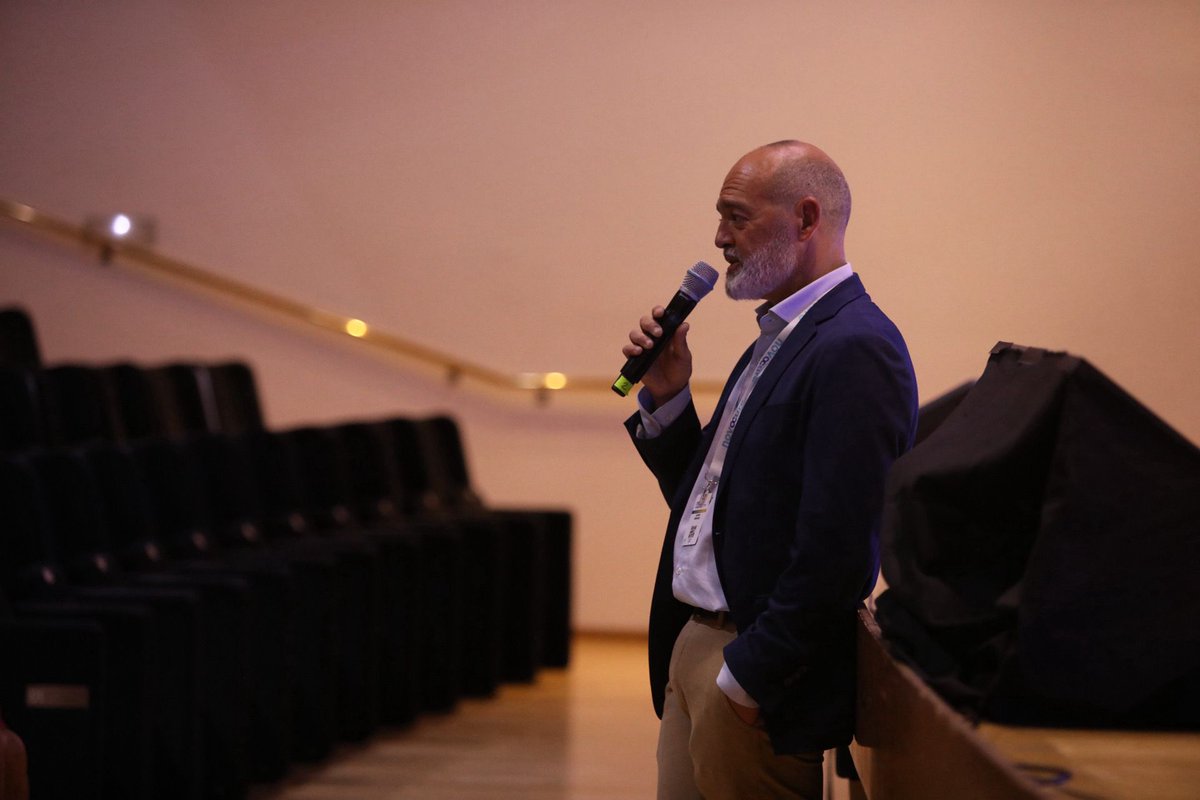SEOR_ESP's tweet photo. Hoy, el Dr. @drjavierserrano presidente de SEOR, presenta nuestra Obra Social.
Porque acompañar al paciente también significa estar a su lado después del tratamiento, en su regreso a la vida cotidiana.
Ese es nuestro compromiso: cuidar, acompañar y estar presentes en cada etapa del camino.
@LaMedinaEs #Oncolomeeting
