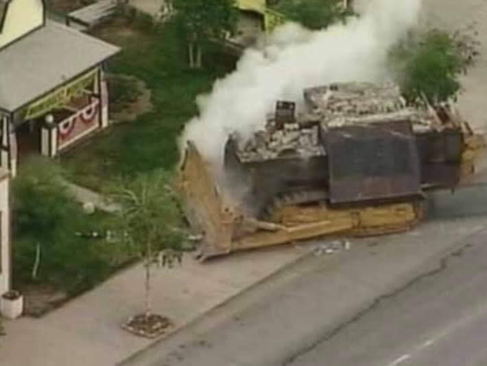 SallyMayweather's tweet photo. 22 yrs ago today, after a long zoning dispute with local officials that ruined his business, welder Marvin Heemeyer had enough & created the Killdozer.

He destroyed the mayor’s house, the judge’s house, town hall, the police station, & the bank - while avoiding hurting civilians or their property.

Happy Killdozer Day to those who celebrate 🎊