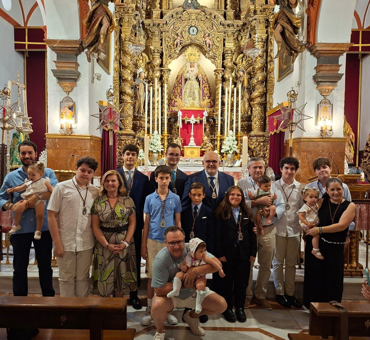 hermandaddelao's tweet photo. Durante el último día del Triduo en honor al Santísimo Sacramento del Altar hemos tenido la alegría de acoger a nuevos hermanos que se incorporan a nuestra Archicofradía. 

A todos ellos les deseamos que su ingreso en la Hermandad suponga un firme impulso en su vida cristiana y que encuentren en ella un verdadero ámbito de crecimiento espiritual, de encuentro con Dios y de perseverancia en la fe, fortalecidos por la fraternidad y el amor a nuestros Sagrados Titulares.