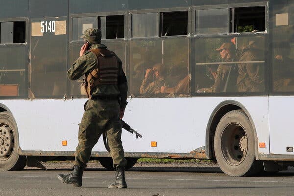 Corporal_52's tweet photo. @Al5738Al @Gerashchenko_en Civilian bus carrying who? https://t.co/2SX84U0hfb