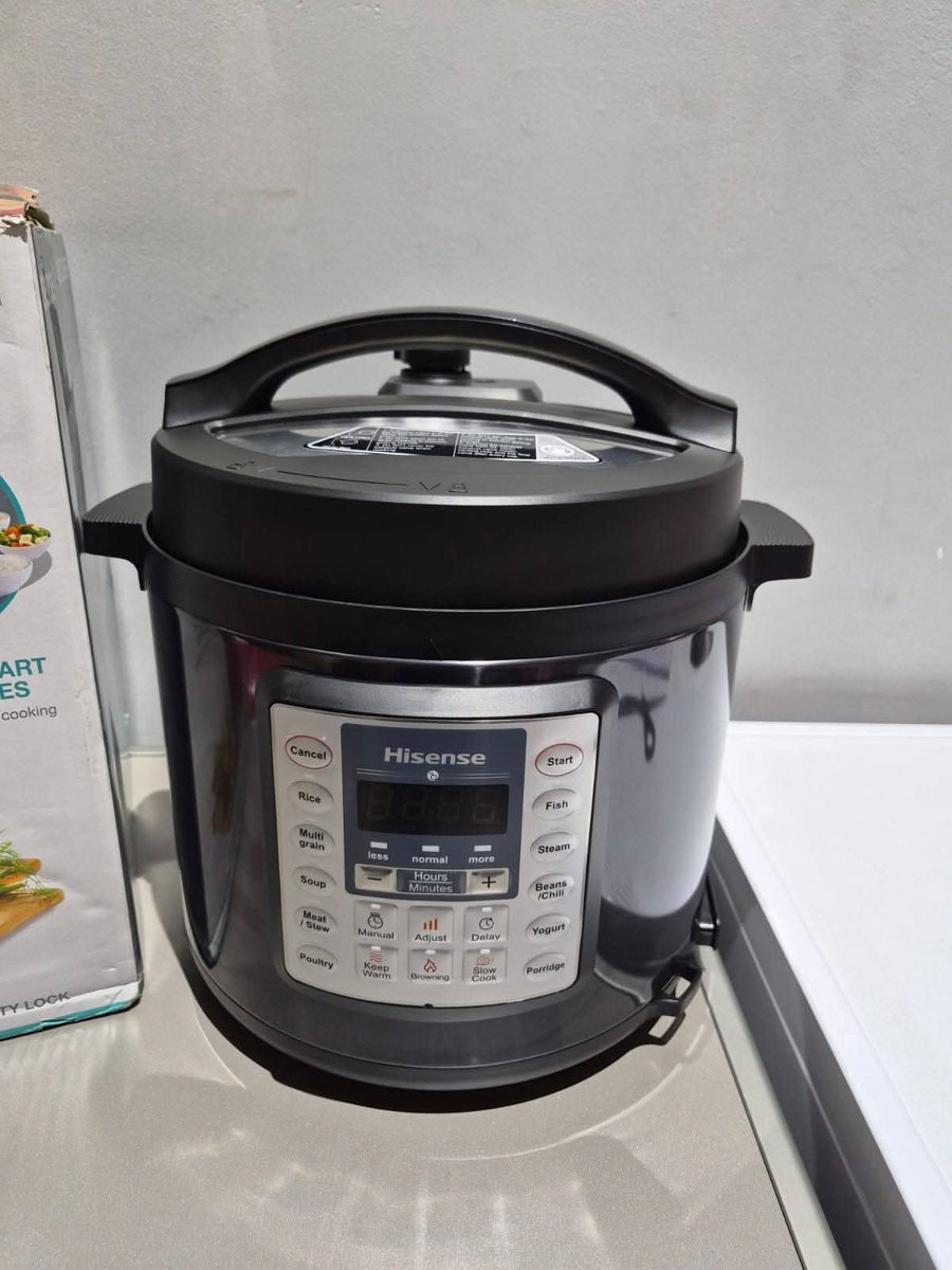 AbouNoorayn's tweet photo. Hisense 6L 1000W Pressure Cooker with 6-in-1 Multi Cooking Functions

R1500 (360,000 kwacha) 
Transport Inclusive.
New

T1.7mm two side painting Aluminum inner pot
Large control box and 4-Dight LED display
Pressure indicator showing the pressure status
Multi-function, 15 preset menu
24 hours preset timer
9 safety guard
Working pressure 70KPa
Stylish Black Stainless steel housing

Contact us
068 409 1013 
+265993122727
ASIMA Electronics 

First comes first gets it