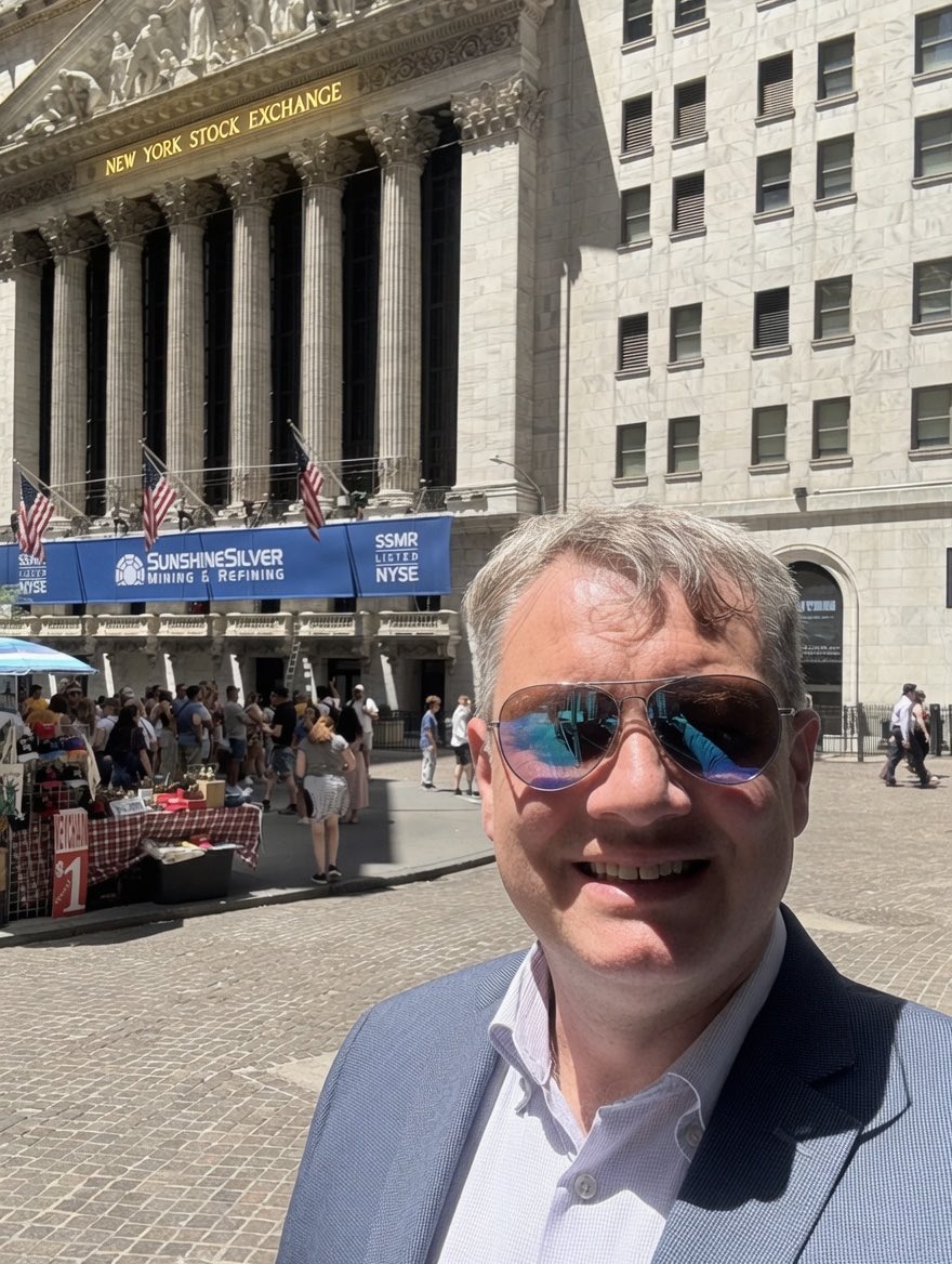 dmaclachlan76's tweet photo. I am in the Big Apple looking forward to enjoying the #FutureOfInsurance with our friends at Seneca and @crum_forster and their gala tonight https://t.co/2qAqvfQMzI