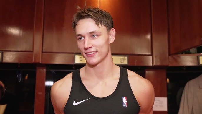 HeatCulture13's tweet photo. The Heat and Bucks could end up ‘haggling’ over the final pieces of a trade like Kasparas Jakucionis and Pelle Larsson, per @JimOwczarski 

The Heat would prefer to keep one of them in a Giannis deal but won’t allow that to be a deal breaker as ‘everybody but Bam’ is on the table.