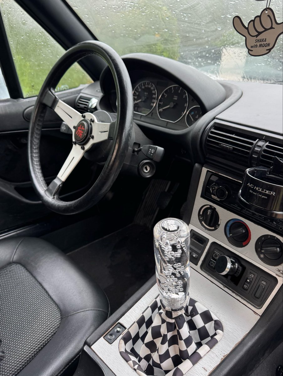 DeerRandom's tweet photo. Talking about shift knobs, just got this one from the mail for the Z3. Im pretty sure it’s a JoySupply one 

Got it for 20€ https://t.co/igzuZ02ODH