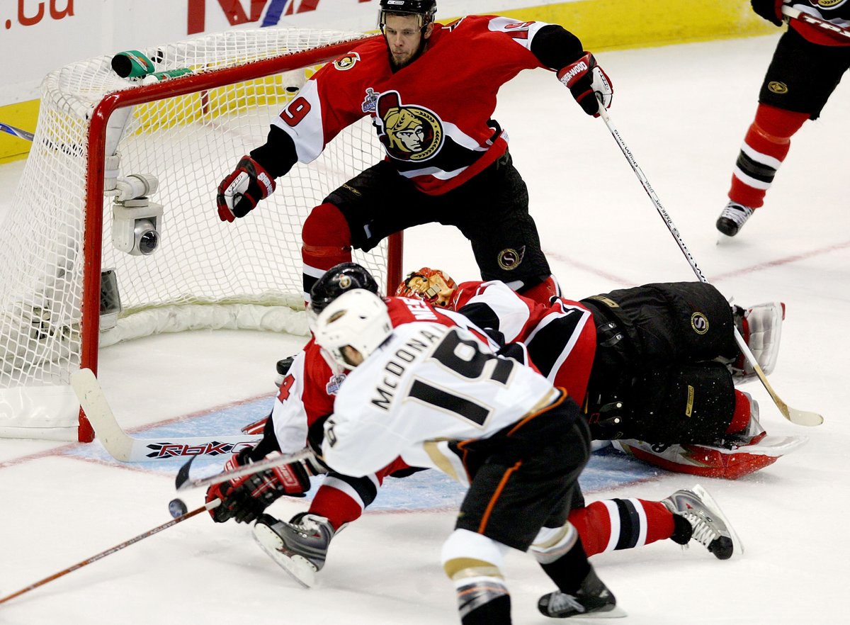 AnaheimDucks's tweet photo. Nineteen years ago today, we moved to within one game of clinching the Stanley Cup title with a 3-2 win in Game 4 at Scotiabank Place. 

After two goals scored by Andy McDonald one minute apart in the second period, Dustin Penner scored the game-winner off a Teemu Selanne feed 4:07 into the third.

#TBT presented by @UCIrvineHealth