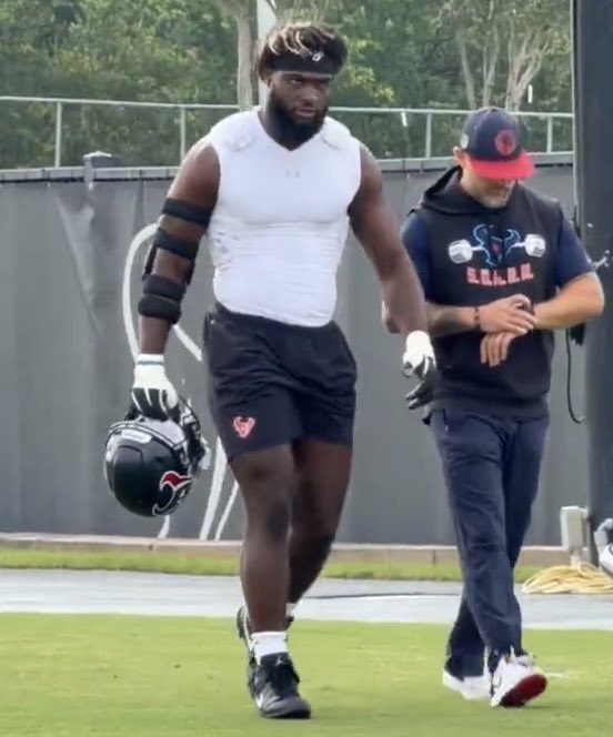 ClintRLamb's tweet photo. “We had 50 players in the draft this year that were over 25-years-old competing against 17 and 18-year-olds...” - Nick Saban

Why’s that important? Well… here’s Will Anderson Jr. at 17-18 years old (left) versus Will Anderson Jr. at 25 years old (right) 😂 https://t.co/tO4GYbdePs