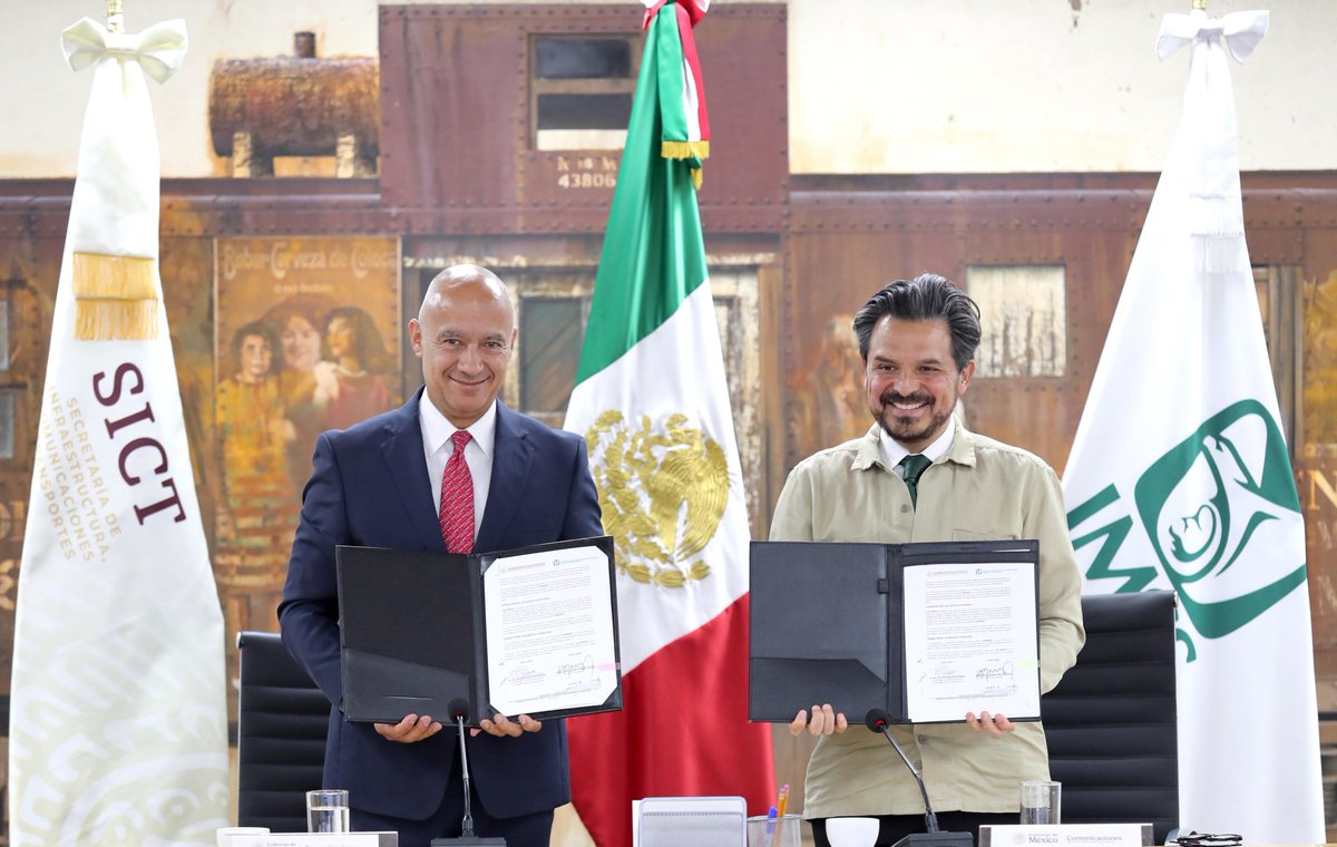 MXReferencia's tweet photo. #Nacional
El titular de la @SICTmx, Jesús Antonio Esteva Medina, y el director general de @Tu_IMSS, @zoerobledo, firmaron un convenio de colaboración para la construcción de los Centros de Educación y Cuidado Infantil (#CECIs) del IMSS, con lo que se fortalece la consolidación del Sistema Nacional de Cuidados impulsado por la presidenta @Claudiashein.