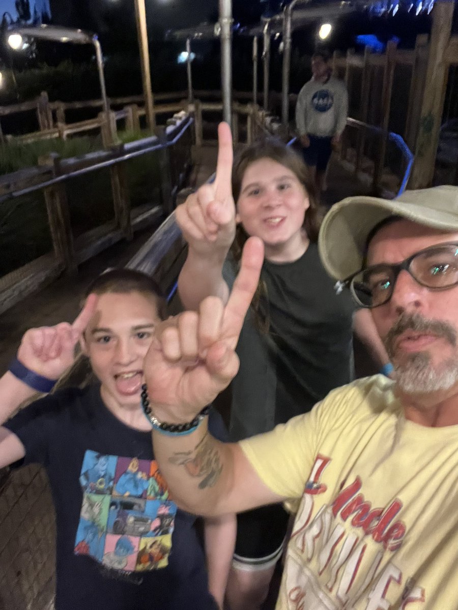 MSPOf4's tweet photo. The Cast Members at @WaltDisneyWorld continues to go above and beyond… last night, we said what we were told as an unofficial record writing goofy barnstormer 31 times in a row and under an hour… The CMS were absolutely incredible!!! #ShareTheMagic https://t.co/Qd7HKl1HXW